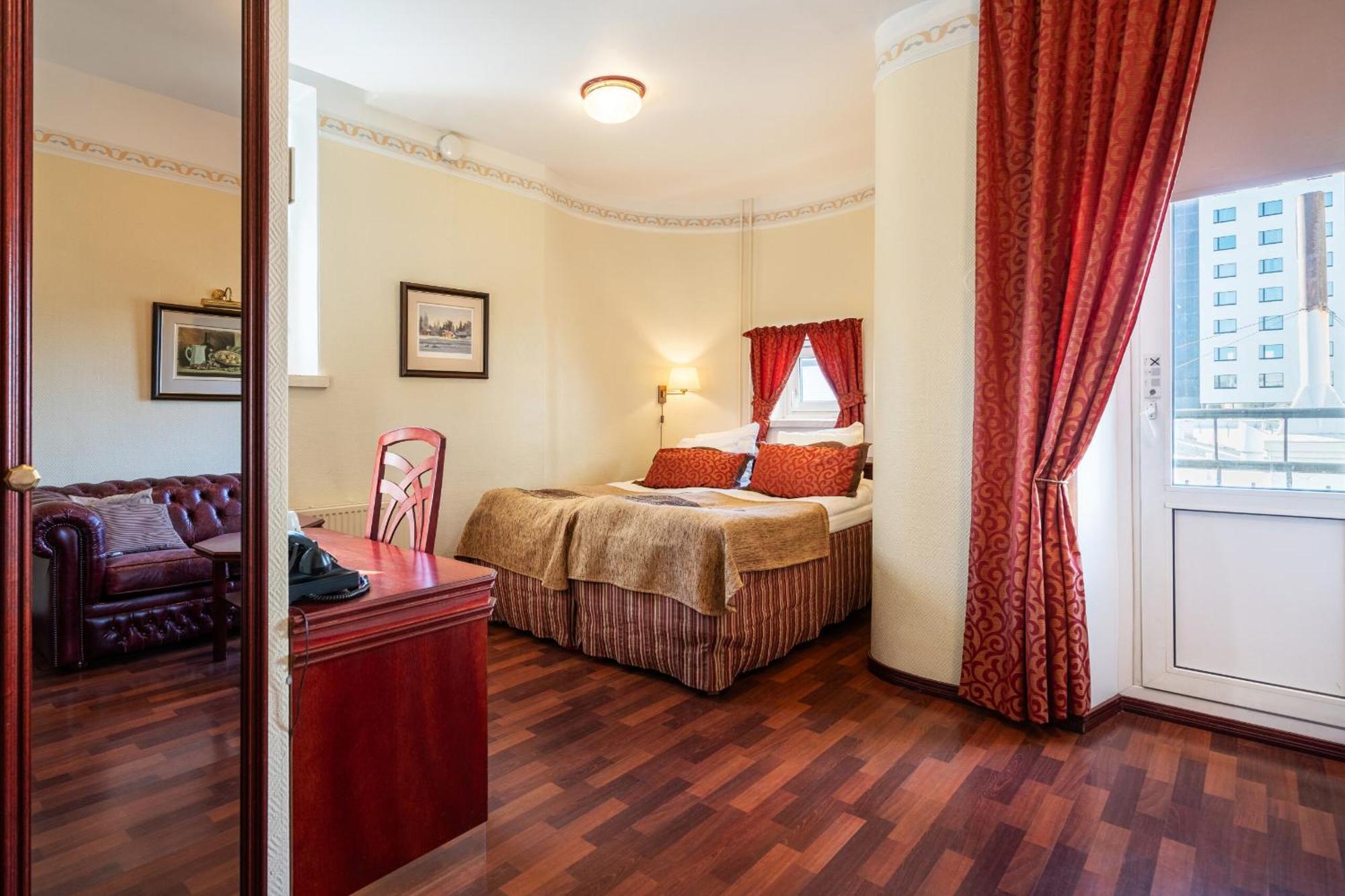 Hotel Astor Вааса Экстерьер фото